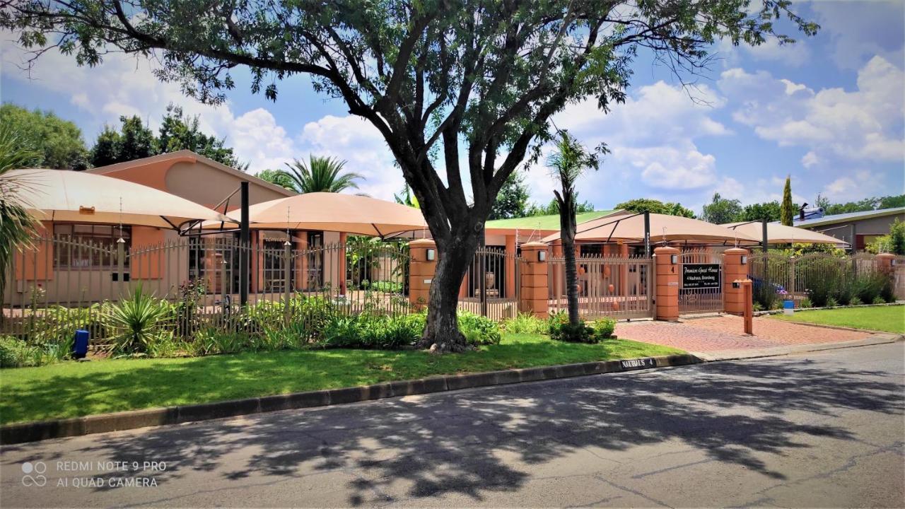 Premiere Guesthouse Bloemfontein Esterno foto