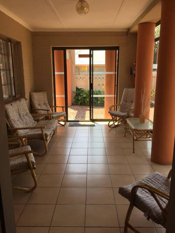 Premiere Guesthouse Bloemfontein Esterno foto