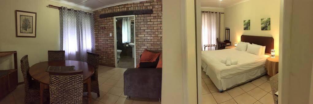 Premiere Guesthouse Bloemfontein Esterno foto